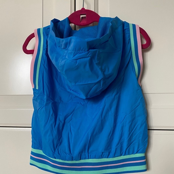 Girls shorts track suit - Picture 2 of 7